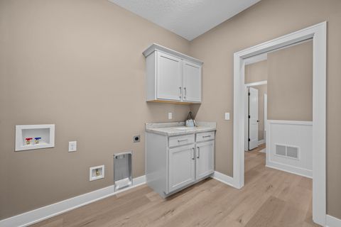 Tiny photo for 1266 33RD Avenue Circle, Silvis, IL 61282 (MLS # QC4267065)