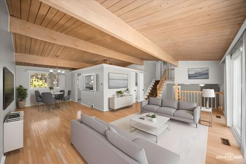 Tiny photo for 521 Michael Mnr Mnr, Glenview, IL 60025 (MLS # 12462828)