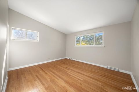 Tiny photo for 521 Michael Mnr Mnr, Glenview, IL 60025 (MLS # 12462828)