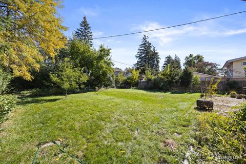 Tiny photo for 521 Michael Mnr Mnr, Glenview, IL 60025 (MLS # 12462828)