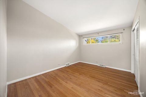 Tiny photo for 521 Michael Mnr Mnr, Glenview, IL 60025 (MLS # 12462828)