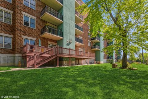 Tiny photo for 9355 Irving Park Road #404, Schiller Park, IL 60176 (MLS # 12553848)