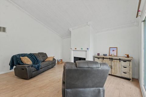 Tiny photo for 2014 Blackthorn Drive #2014, Champaign, IL 61821 (MLS # 12585189)