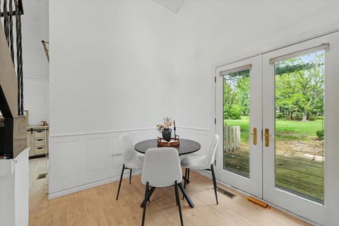 Tiny photo for 2014 Blackthorn Drive #2014, Champaign, IL 61821 (MLS # 12585189)