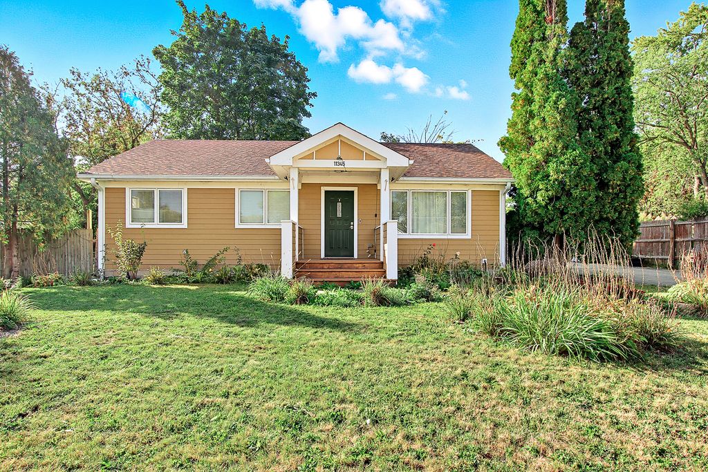 Photo for 11345 W Carnahan Avenue, Beach Park, IL 60099 (MLS # 12486625)