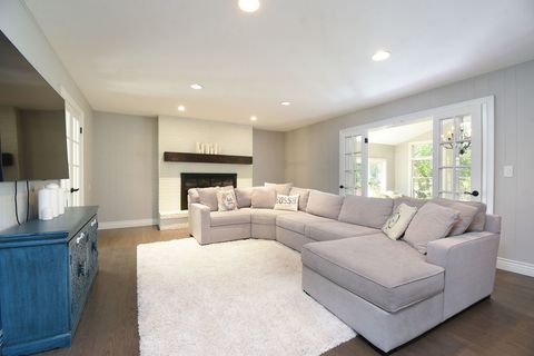Tiny photo for 5724 Lawn Drive, Western Springs, IL 60558 (MLS # 12627434)