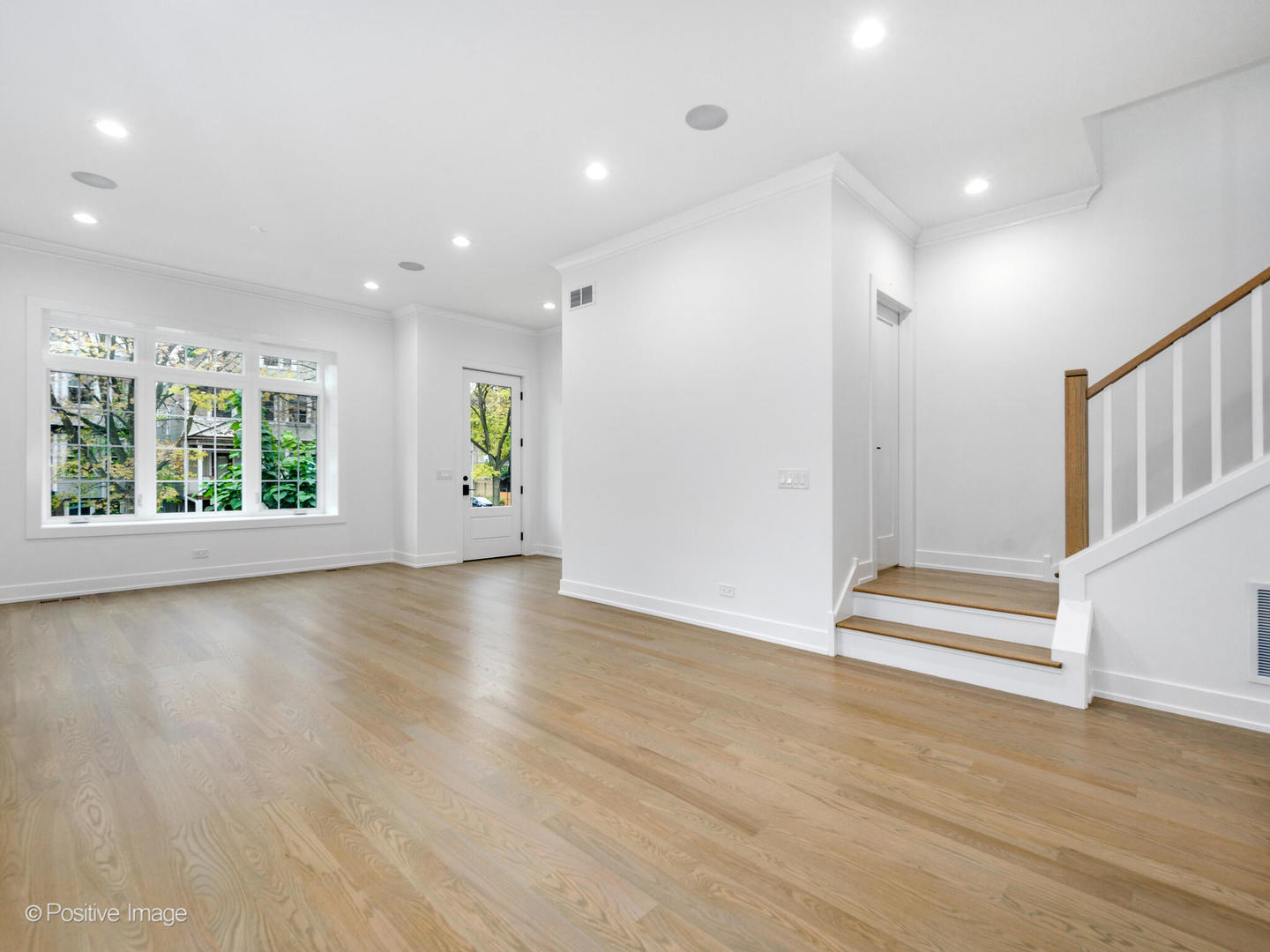 3835 N Francisco Avenue