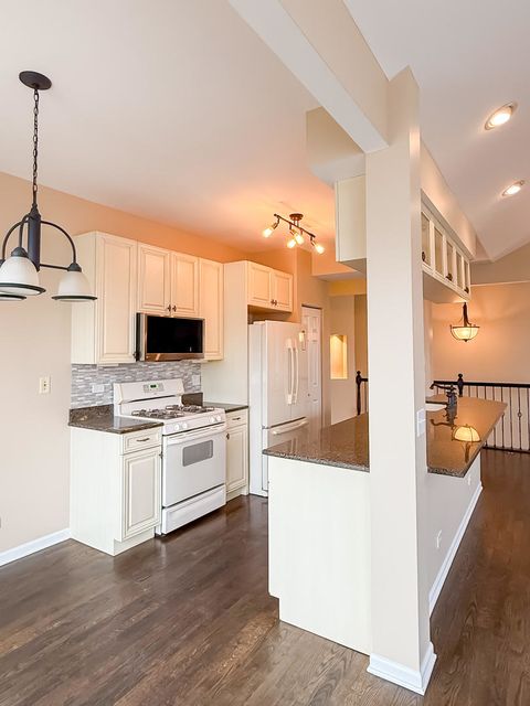 Tiny photo for 345 Sundown Court #B, Wauconda, IL 60084 (MLS # 12616019)