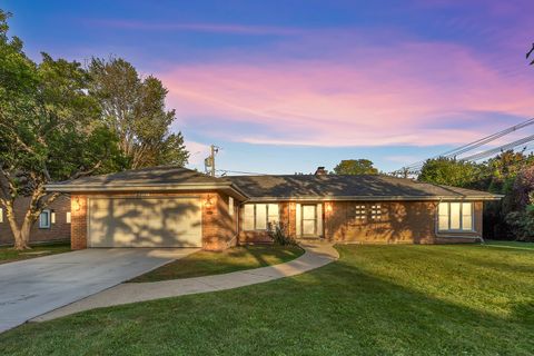 6811 N Kenneth Avenue Lincolnwood IL 60712