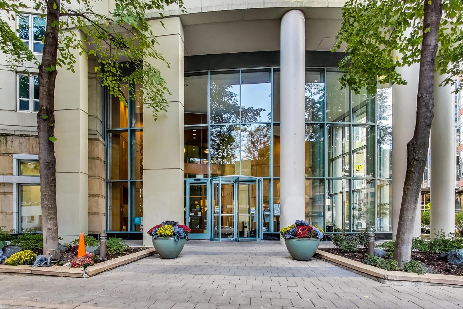 345 N LaSalle Boulevard 3602