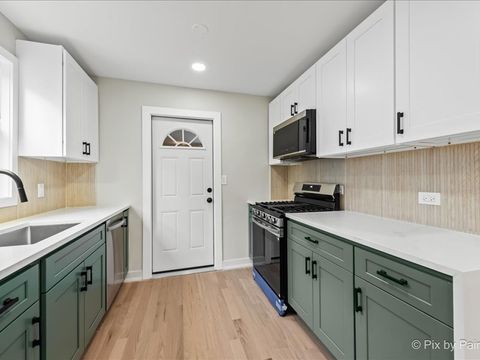 Tiny photo for 3922 W 59th Place, Chicago, IL 60629 (MLS # 12532285)