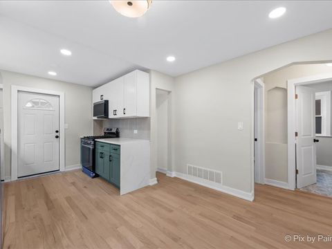 Tiny photo for 3922 W 59th Place, Chicago, IL 60629 (MLS # 12532285)