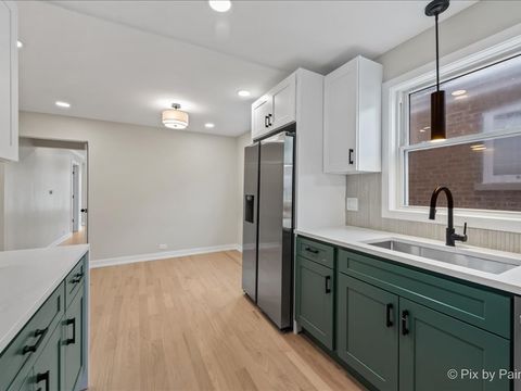 Tiny photo for 3922 W 59th Place, Chicago, IL 60629 (MLS # 12532285)