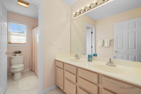 Tiny photo for 2287 Avalon Drive, Buffalo Grove, IL 60089 (MLS # 12515938)