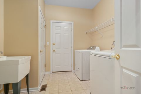 Tiny photo for 2287 Avalon Drive, Buffalo Grove, IL 60089 (MLS # 12515938)