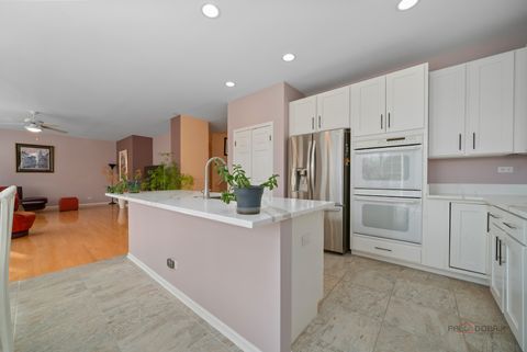 Tiny photo for 2287 Avalon Drive, Buffalo Grove, IL 60089 (MLS # 12515938)