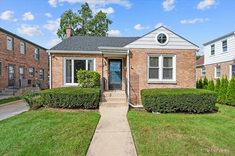 Photo of 226 N Elmwood Avenue, Waukegan, IL 60085 (MLS # 12767211)