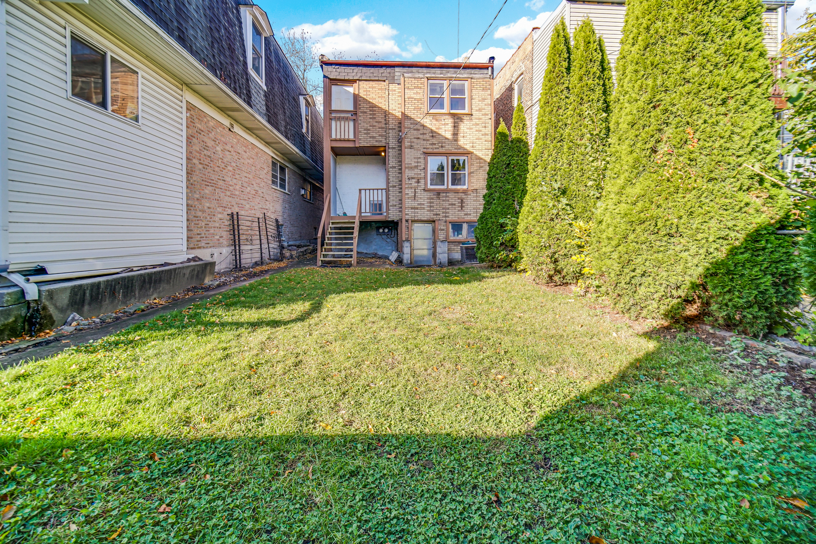 3329 S Racine Avenue