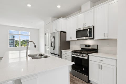 Tiny photo for 2111 Yellowstone Boulevard, Mundelein, IL 60060 (MLS # 12690572)