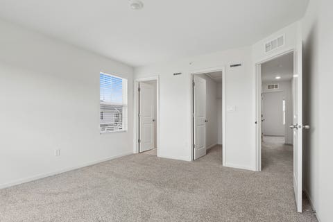 Tiny photo for 2111 Yellowstone Boulevard, Mundelein, IL 60060 (MLS # 12690572)