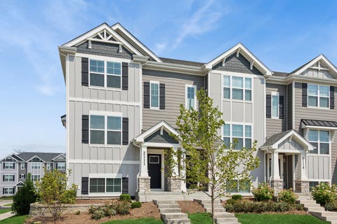 Photo of 2111 Yellowstone Boulevard, Mundelein, IL 60060 (MLS # 12690572)