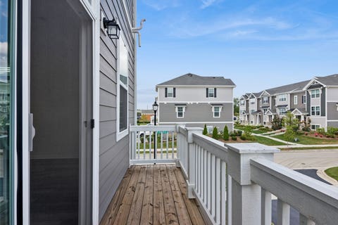 Tiny photo for 2111 Yellowstone Boulevard, Mundelein, IL 60060 (MLS # 12690572)