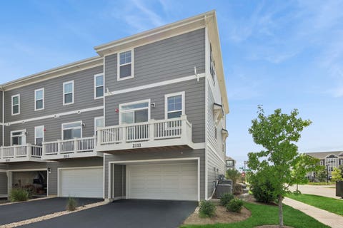 Tiny photo for 2111 Yellowstone Boulevard, Mundelein, IL 60060 (MLS # 12690572)