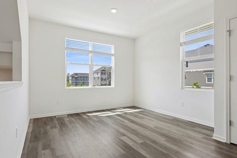 Tiny photo for 2111 Yellowstone Boulevard, Mundelein, IL 60060 (MLS # 12690572)