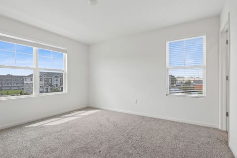 Tiny photo for 2111 Yellowstone Boulevard, Mundelein, IL 60060 (MLS # 12690572)