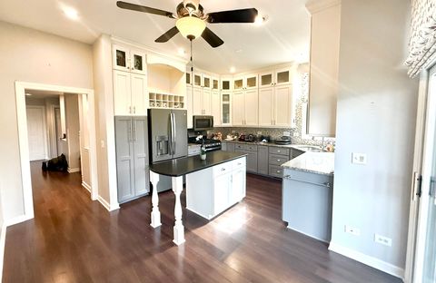 Tiny photo for 4 Greenbrier Court, Lake In The Hills, IL 60156 (MLS # 12457586)