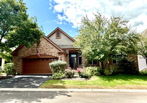 Photo of 4 Greenbrier Court, Lake In The Hills, IL 60156 (MLS # 12457586)