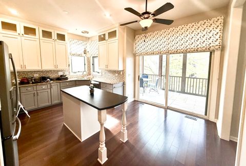 Tiny photo for 4 Greenbrier Court, Lake In The Hills, IL 60156 (MLS # 12457586)