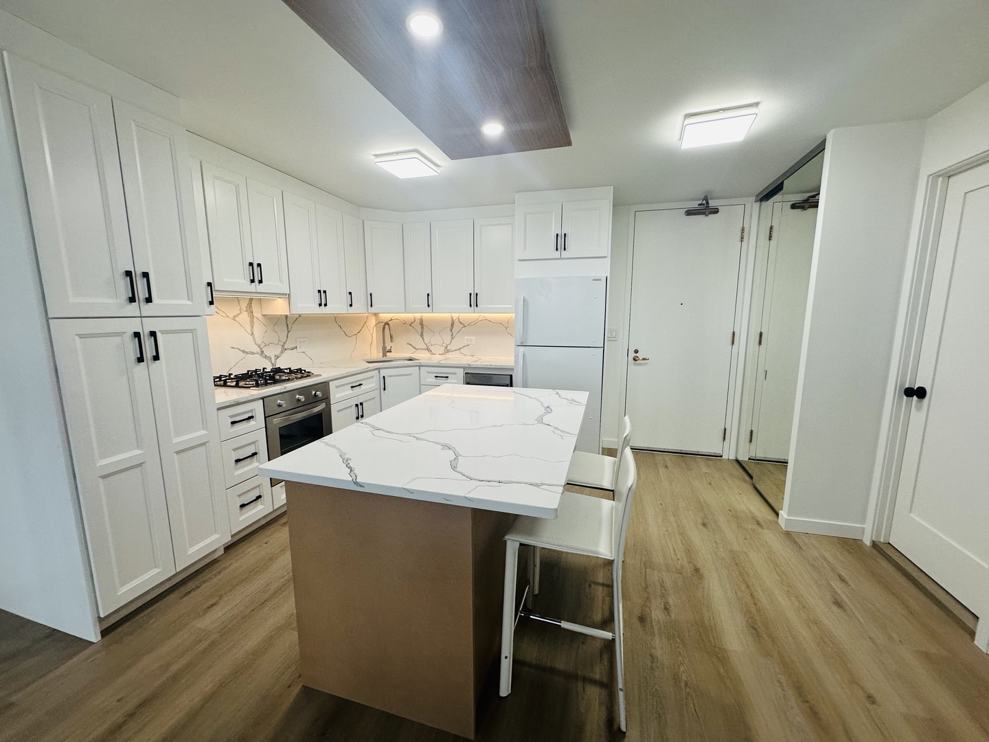 400 E Randolph Street 904