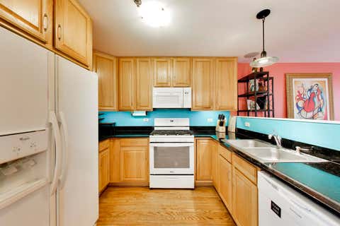 Tiny photo for 2011 W Chase Avenue #2, Chicago, IL 60645 (MLS # 12722383)