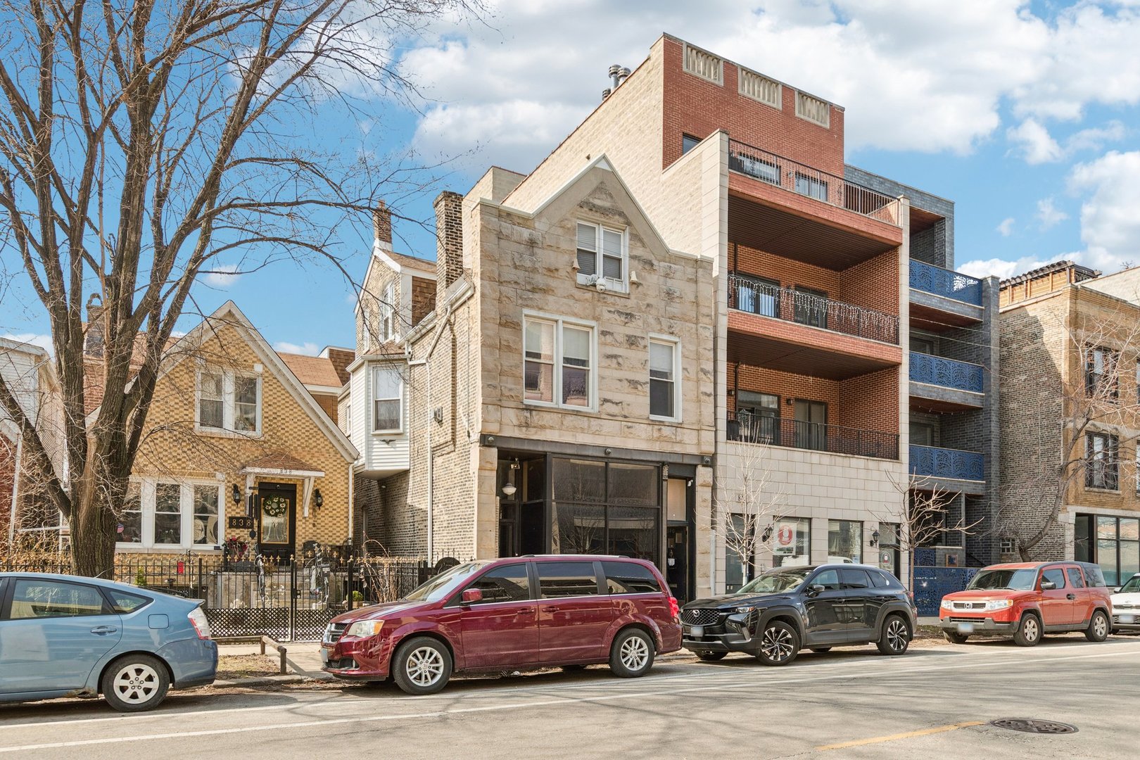 840 N California Avenue