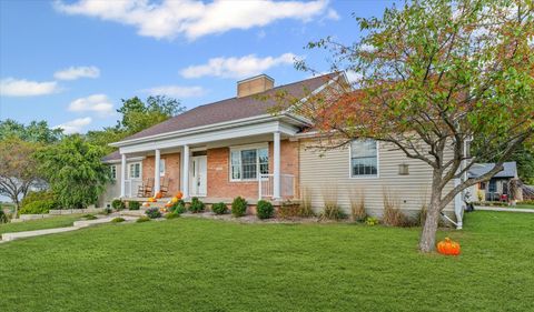 Tiny photo for 2402 Walden Woods Court, Mahomet, IL 61853 (MLS # 12488199)