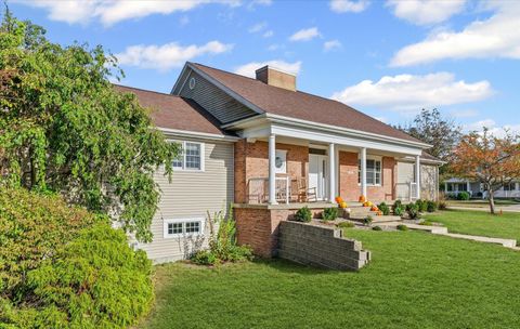 Tiny photo for 2402 Walden Woods Court, Mahomet, IL 61853 (MLS # 12488199)