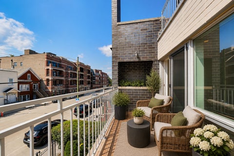 Tiny photo for 3045 N CLYBOURN Avenue #2, Chicago, IL 60618 (MLS # 12747715)