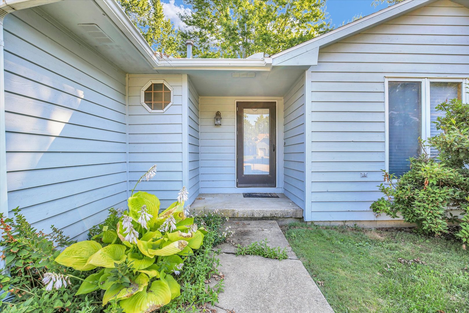 1905 S Plains Court