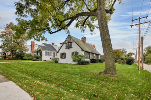 Tiny photo for 426 E Prairie Avenue, Wheaton, IL 60187 (MLS # 12790737)