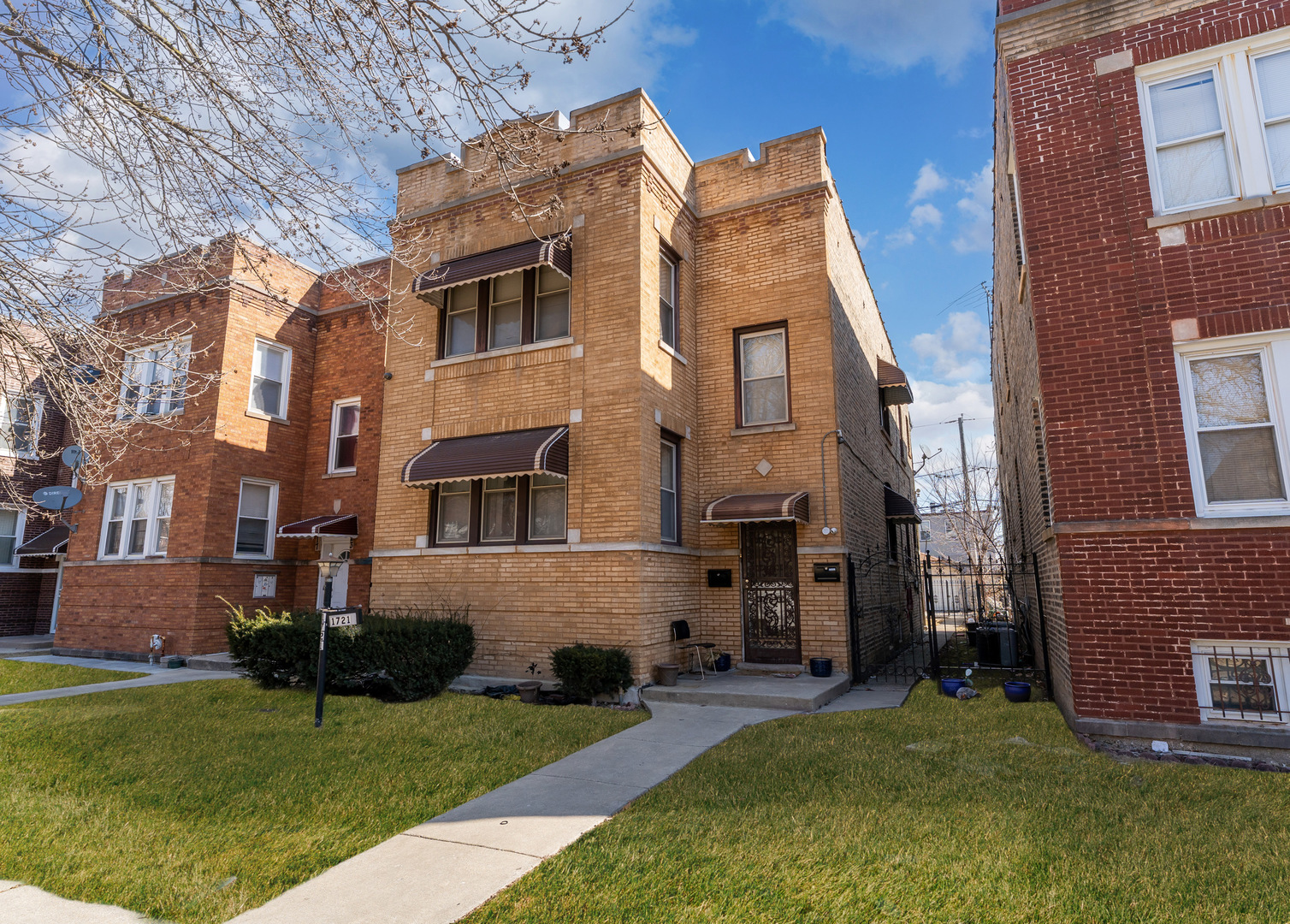 1721 N Menard Avenue
