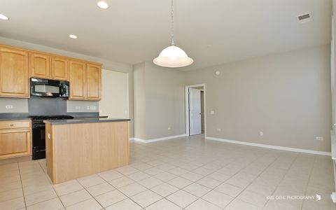 Tiny photo for 3184 Comstock Court, Mundelein, IL 60060 (MLS # 12474631)