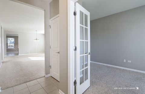 Tiny photo for 3184 Comstock Court, Mundelein, IL 60060 (MLS # 12474631)