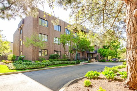 Tiny photo for 1000 Deerfield Road #303, Highland Park, IL 60035 (MLS # 12650021)