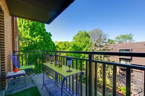 Tiny photo for 1000 Deerfield Road #303, Highland Park, IL 60035 (MLS # 12650021)