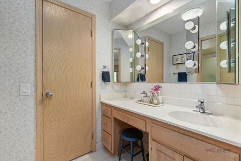 Tiny photo for 1000 Deerfield Road #303, Highland Park, IL 60035 (MLS # 12650021)