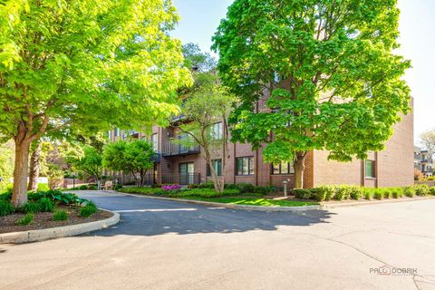 Tiny photo for 1000 Deerfield Road #303, Highland Park, IL 60035 (MLS # 12650021)