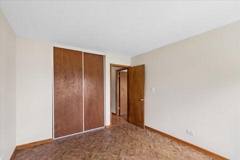 Tiny photo for 7050 Brighton Court #203, Woodridge, IL 60517 (MLS # 12676415)
