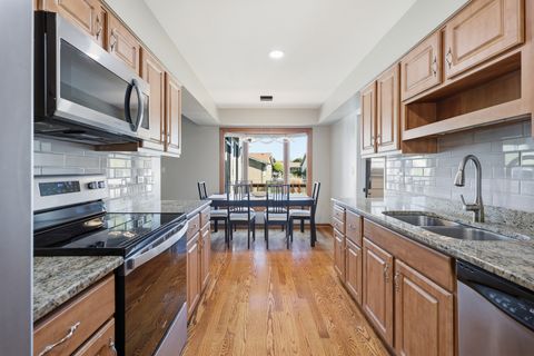 Tiny photo for 400 Banbury Avenue, Elk Grove Village, IL 60007 (MLS # 12628015)