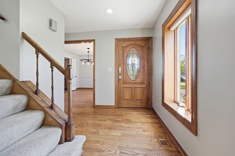 Tiny photo for 400 Banbury Avenue, Elk Grove Village, IL 60007 (MLS # 12628015)